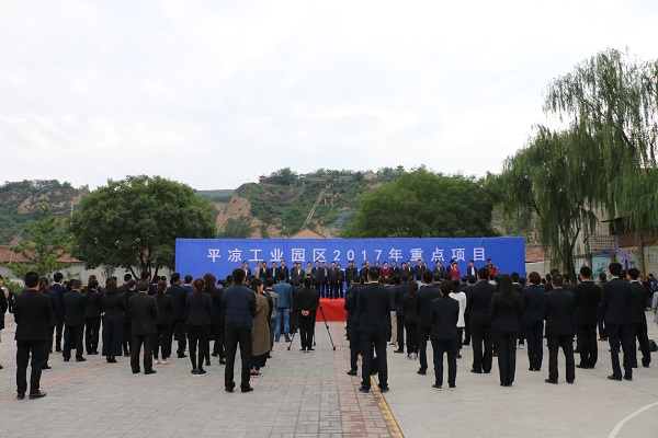 市委副書記、市長王奮彥帶隊(duì)觀摩督查公司項(xiàng)目建設(shè)工作(圖3)