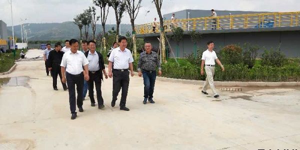 市人大常委會(huì)黨組副書記、副主任樊文浩一行調(diào)研泓源公司項(xiàng)目建設(shè)情況(圖3)