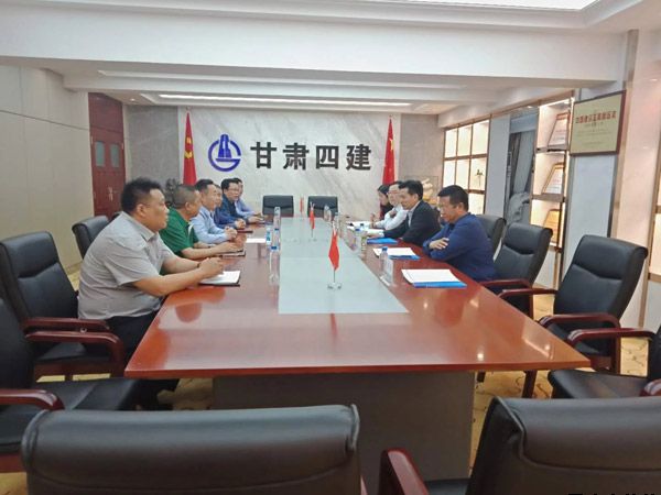 平涼市副市長葉劍芳、平涼泓源公司董事長趙賢君一行赴蘭洽談融資擔保合作事宜(圖3)