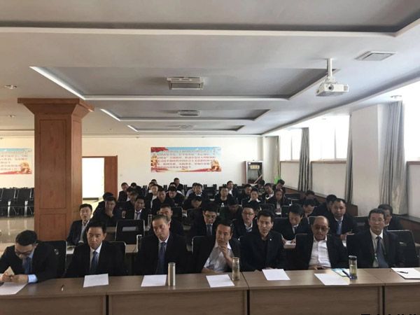 泓源出租公司召開(kāi)“文明行車(chē)”專(zhuān)題培訓(xùn)會(huì)(圖2)