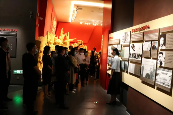 平?jīng)鲢垂军h委組織各支部開展“重溫歷史、砥礪前行”(圖2)