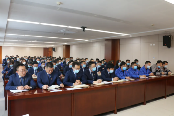 市產(chǎn)投集團召開2021年工作總結(jié)表彰暨2022年工作安排部署會議(圖6) 市產(chǎn)投集團召開2021年工作總結(jié)表彰暨2022年工作安排部署會議(圖6)