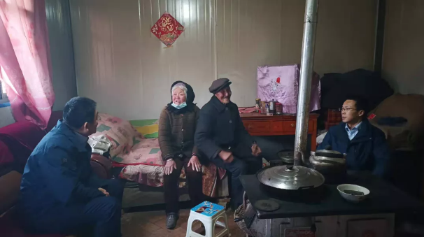 市產(chǎn)投集團深入幫扶村開展春節(jié)慰問(圖3) 市產(chǎn)投集團深入幫扶村開展春節(jié)慰問(圖3)