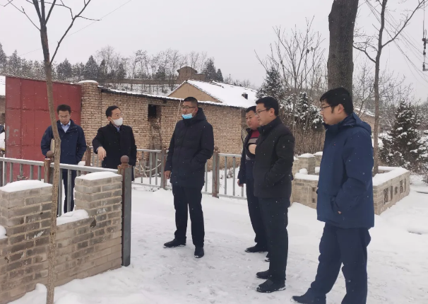 當(dāng)好“四大員” 助力“五個(gè)化”——市產(chǎn)投集團(tuán)積極做好包抓共建村社文明創(chuàng)建工作(圖2) 當(dāng)好“四大員” 助力“五個(gè)化”——市產(chǎn)投集團(tuán)積極做好包抓共建村社文明創(chuàng)建工作(圖2)