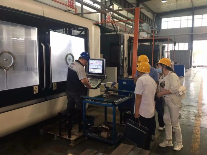 市產(chǎn)投集團(tuán)百名員工下一線真磨礪練本領(lǐng)(圖2) 市產(chǎn)投集團(tuán)百名員工下一線真磨礪練本領(lǐng)(圖2)