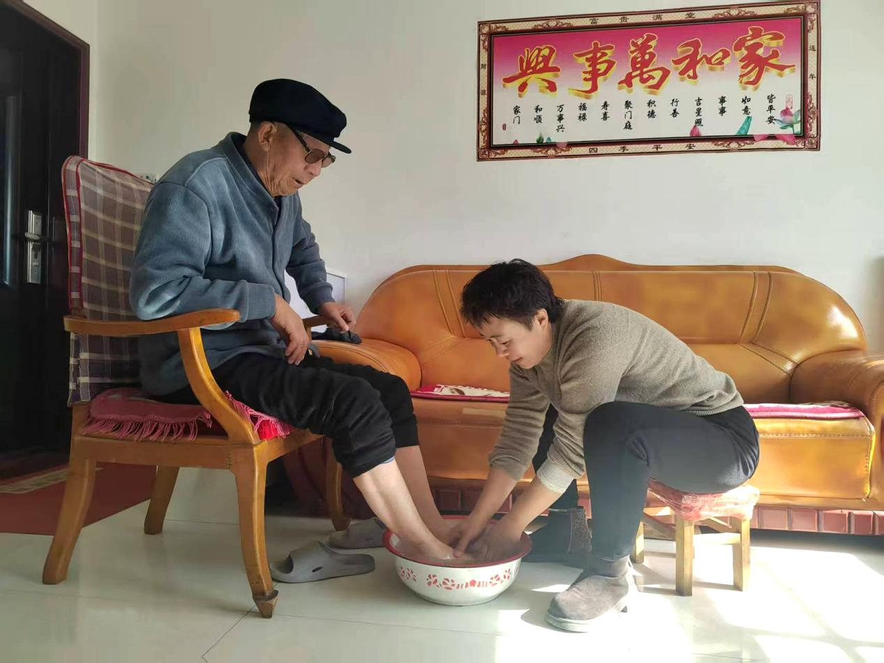 中共平?jīng)鍪谢A(chǔ)產(chǎn)業(yè)投資集團有限公司委員會關(guān)于對2024年度“產(chǎn)投榜樣”進行公示的公告(圖5)